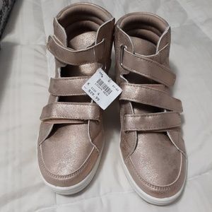 Brash kids shoes size 4 rose gold new in box